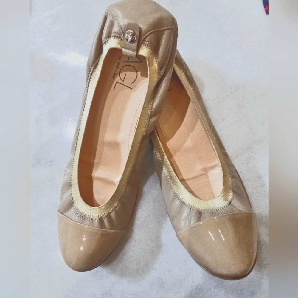 AGL Beige Italian Leather Ballet Flats w- Patent leather NWOT size EU 41 (US 10)